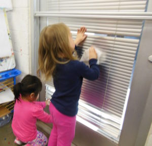 cleaning blinds 